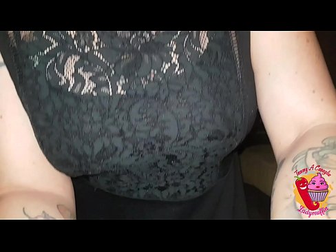 ❤️ 放蕩的繼妹給了他口交和西班牙語 ❤❌ 優質性愛 在我們