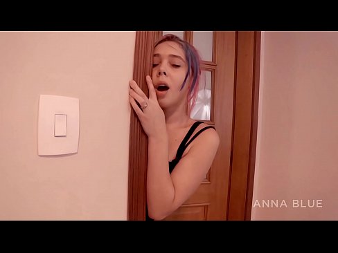 ❤️ 我回到了我的兄弟身上。我和他的女朋友發生了性關係。女同性戀的回報。 ❤❌ 優質性愛 在我們