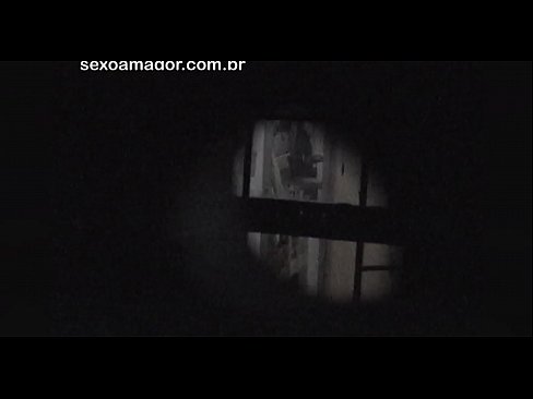 ❤️ 金發女郎被隱藏在空心磚後面的鄰居偷窺偷拍 ❤❌ 優質性愛 在我們