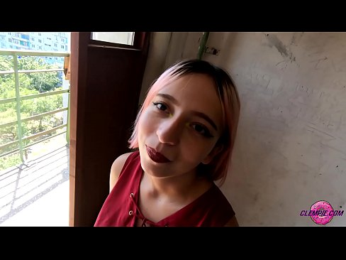 ❤️ 學生性感在內陸吸了一個陌生人 - 射在他臉上 ❤❌ 優質性愛 在我們
